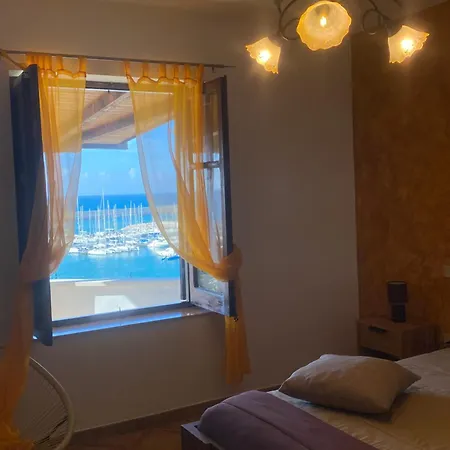 Baia Marina Villa *
